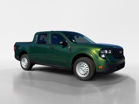 New 2025 Ford Maverick XL image 3