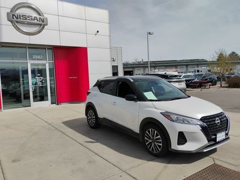 Used 2024 Nissan Kicks SV image 3