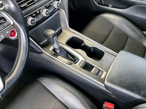 Used 2018 Honda Accord Sport image 15