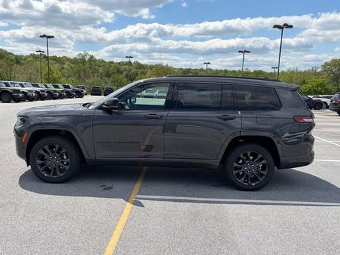 New 2026 Jeep Grand Cherokee L Limited AWD/4WD image 4