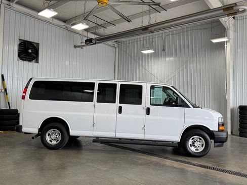 Used 2023 Chevrolet Express 3500 LS RWD image 2