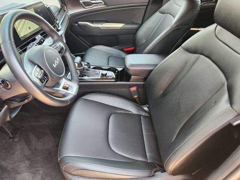 Certified 2025 Kia Sportage EX FWD image 18