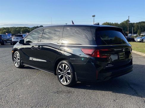 Used 2025 Honda Odyssey Elite image 3