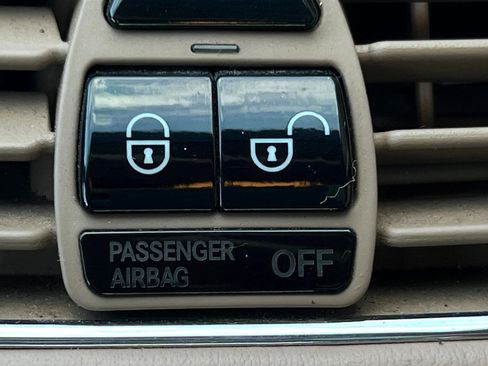 Used 2004 Maybach 57 image 47