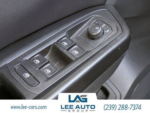 Used 2021 Volkswagen Atlas SE image 19