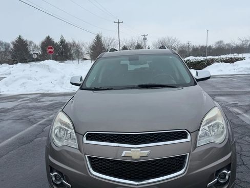 Used 2011 Chevrolet Equinox LT w/ Chrome Appearance Package image 3