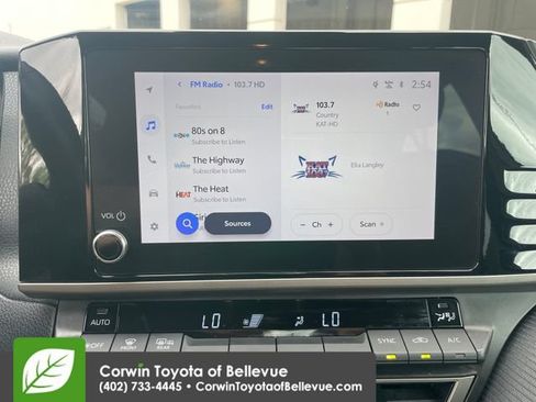 Used 2025 Toyota Camry SE FWD image 18