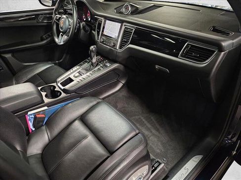 Used 2017 Porsche Macan S image 19