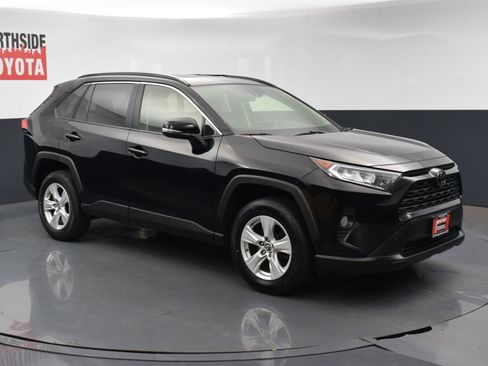 Used 2019 Toyota RAV4 XLE image 6