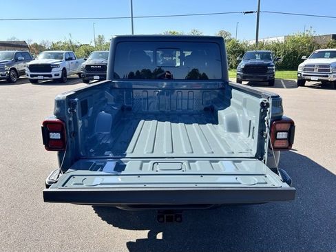 New 2025 Jeep Gladiator Willys image 5