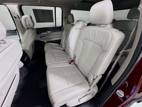 Used 2022 Jeep Wagoneer Series II w/ Premium Group I image 18