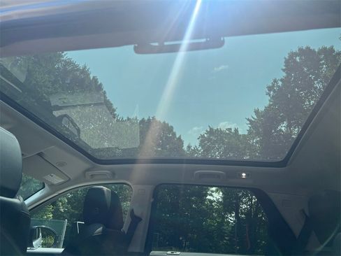 New 2025 Land Rover Discovery Sport S image 29