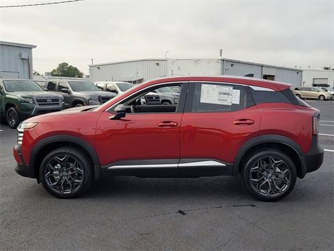 New 2026 Nissan Kicks SR image 4