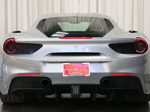 Used 2018 Ferrari 488 GTB image 8