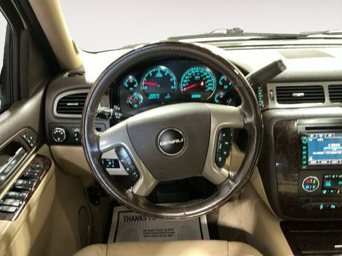 Used 2011 GMC Yukon XL Denali AWD/4WD image 13