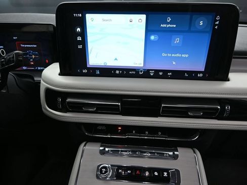 Used 2025 Lincoln Aviator Reserve w/ Luxury Package RWD image 28