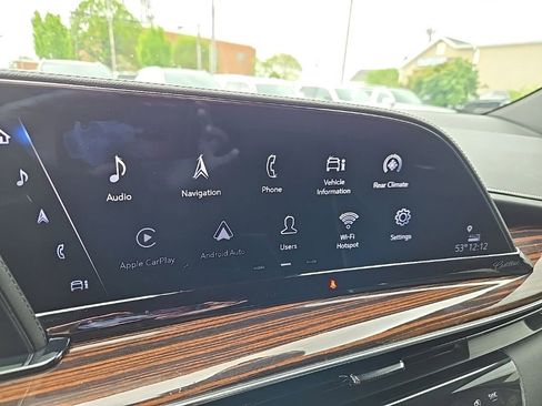 Used 2023 Cadillac Escalade ESV Premium Luxury AWD/4WD image 31