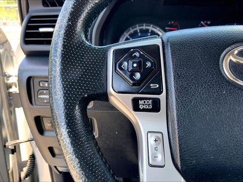 Used 2017 Toyota 4Runner Limited AWD/4WD image 23