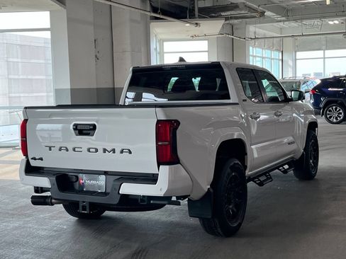 Used 2025 Toyota Tacoma SR5 AWD/4WD image 10
