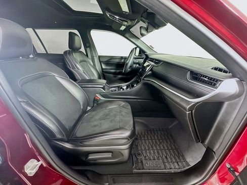 Used 2024 Jeep Grand Cherokee L Altitude image 33