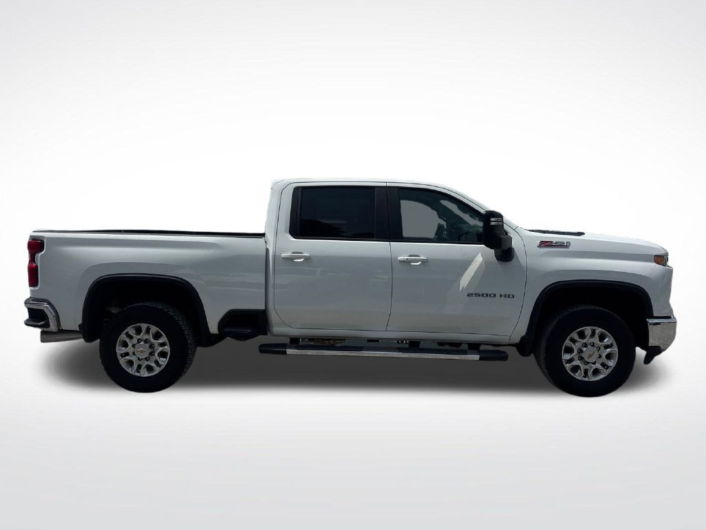 Used 2024 Chevrolet Silverado 2500 LT AWD/4WD image 7