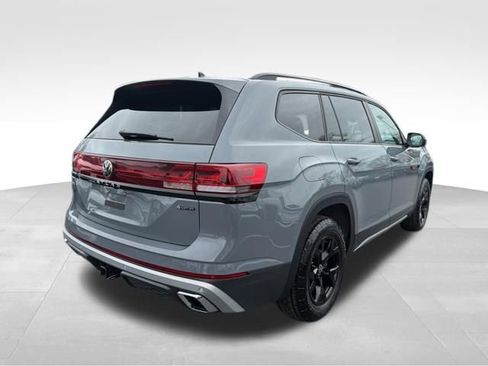 Used 2024 Volkswagen Atlas Peak Edition SEL image 8