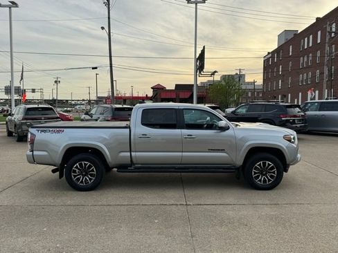 Used 2023 Toyota Tacoma TRD Sport w/ TRD Premium Sport Package AWD/4WD image 7