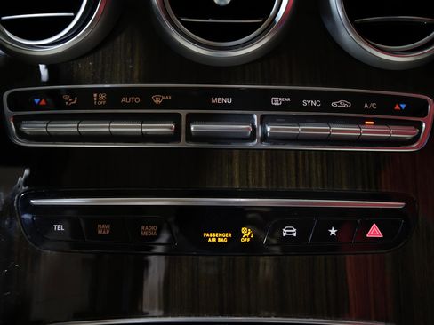 Used 2020 Mercedes-Benz GLC 300 image 21