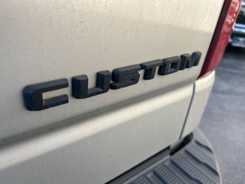 Used 2022 Chevrolet Silverado 1500 Custom image 16