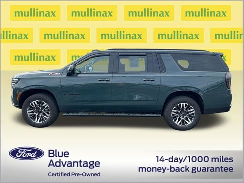 Used 2025 Chevrolet Suburban Z71 w/ Comfort Package AWD/4WD image 13