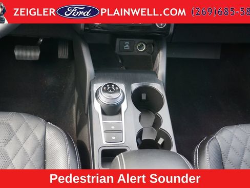 Used 2023 Ford Escape Platinum w/ Premium Technology Package AWD/4WD image 16