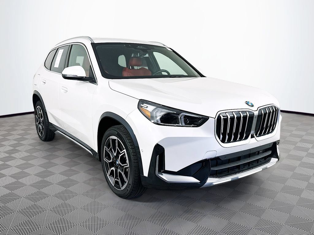 Used 2025 BMW X1 xDrive28i AWD/4WD image 2