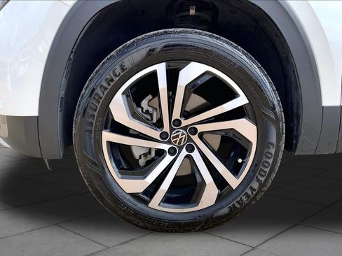 Used 2023 Volkswagen Atlas Cross Sport SEL AWD/4WD image 11