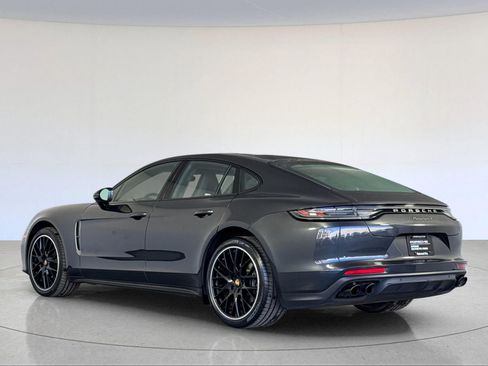 Certified 2022 Porsche Panamera 4 Platinum Edition image 3