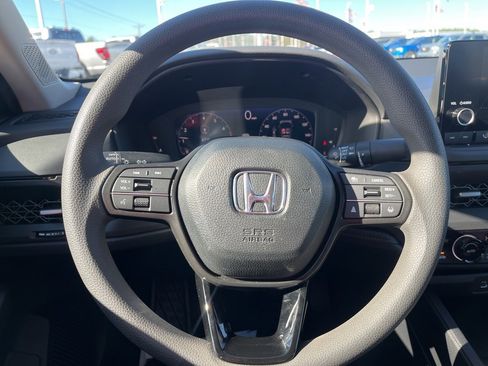 Used 2025 Honda Accord SE image 19