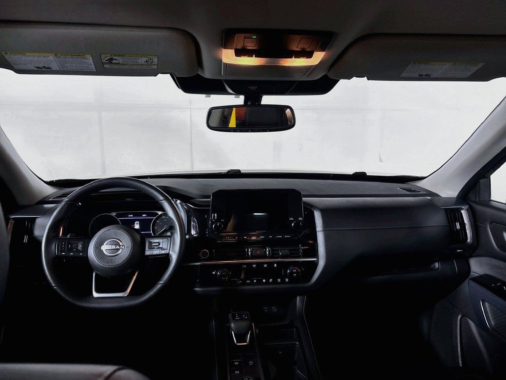 Used 2022 Nissan Pathfinder SL AWD/4WD image 12