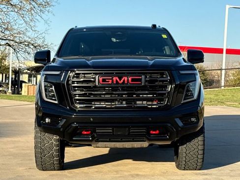 Used 2025 GMC Yukon AT4 Ultimate AWD/4WD image 2