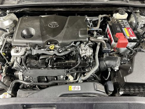 Used 2021 Toyota Camry LE image 11