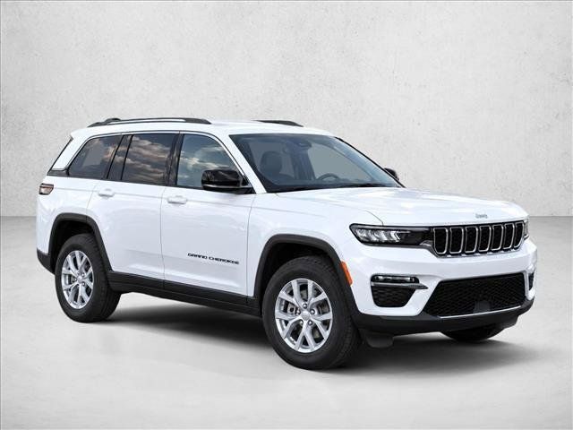 Used 2023 Jeep Grand Cherokee Limited AWD/4WD image 3