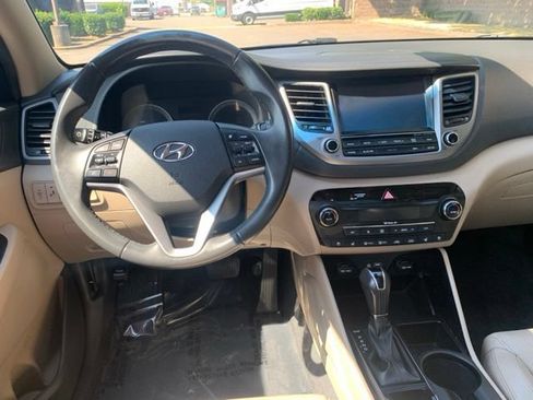 Used 2016 Hyundai Tucson Limited w/ Option Group 03 FWD image 18