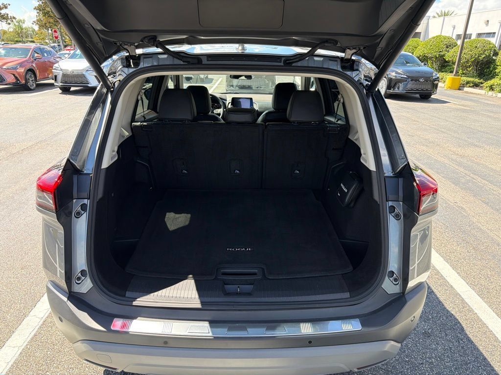 Used 2023 Nissan Rogue SV w/ SV Premium B Package FWD image 8