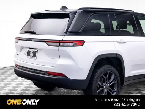 Used 2025 Jeep Grand Cherokee Limited AWD/4WD image 40