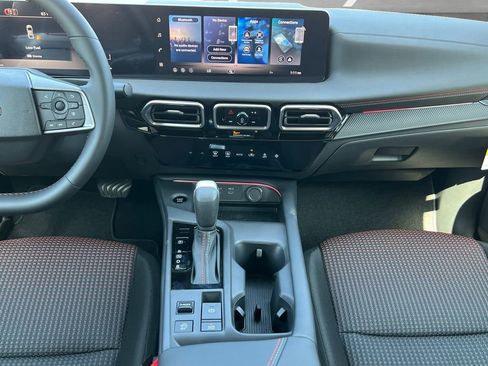 New 2026 Nissan Sentra SR w/ Floor Mat Package FWD image 4