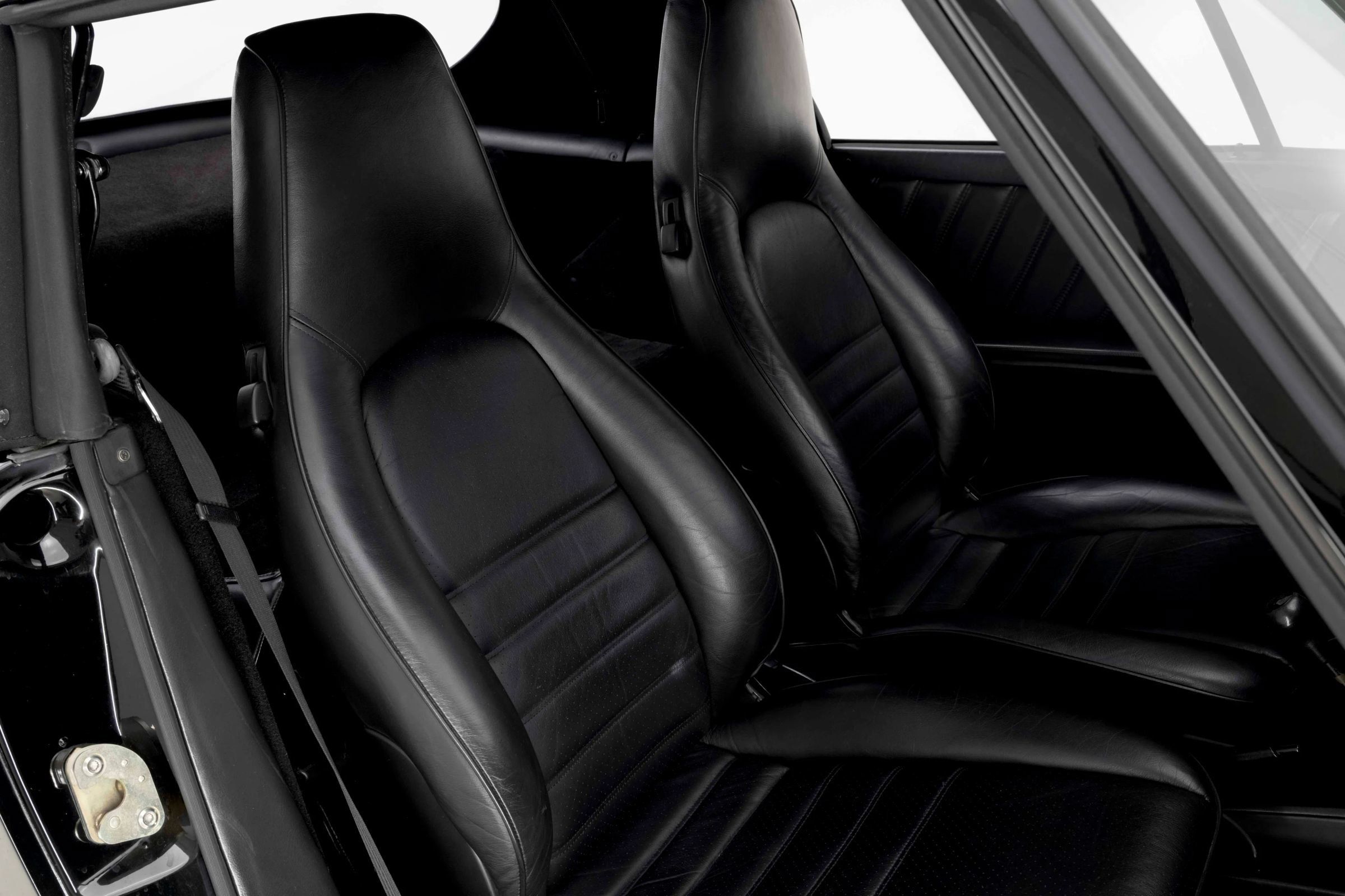 Used 1987 Porsche 911 Carrera RWD image 15