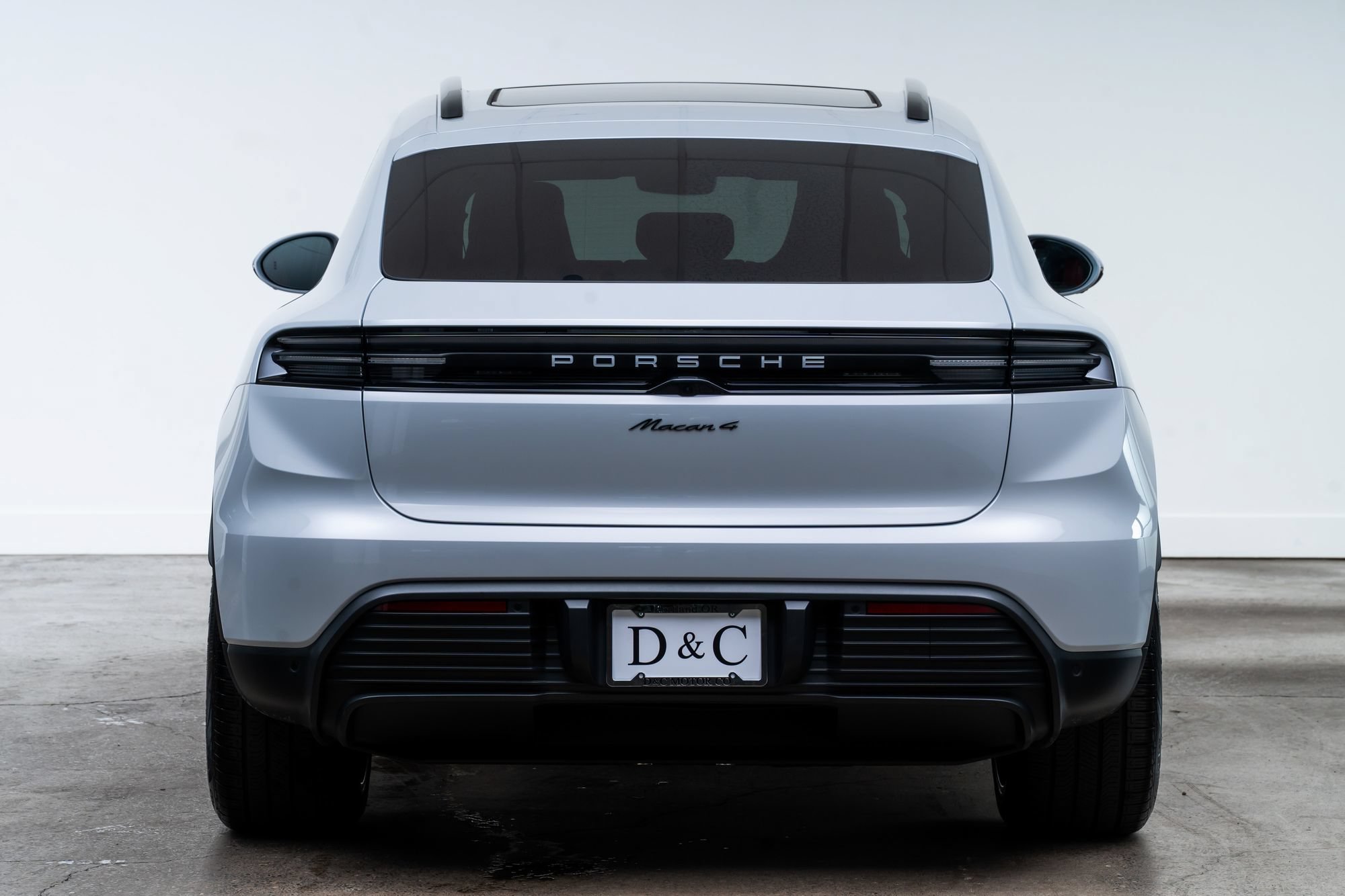 Used 2025 Porsche Macan 4 Electric w/ Premium Package AWD/4WD image 6