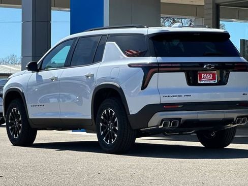 New 2026 Chevrolet Traverse Z71 w/ Enhanced Driving Package image 7