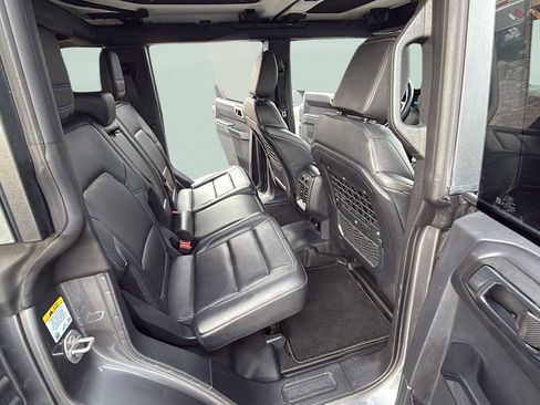 Used 2025 Ford Bronco Badlands image 35