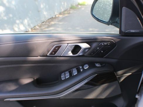 Used 2025 BMW X7 xDrive40i AWD/4WD image 12