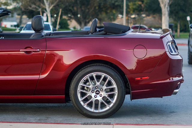 Used 2014 Ford Mustang GT Premium w/ Electronics Package RWD image 4