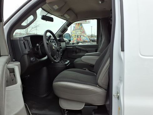 Used 2024 Chevrolet Express 2500 2500 w/ Driver Convenience Package image 12